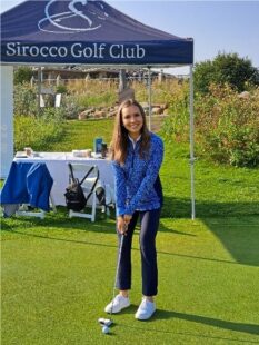 Associate Hayley Hicks at the Calgary Health Foundation’s 2025 Women’s Health Golf Tournament
