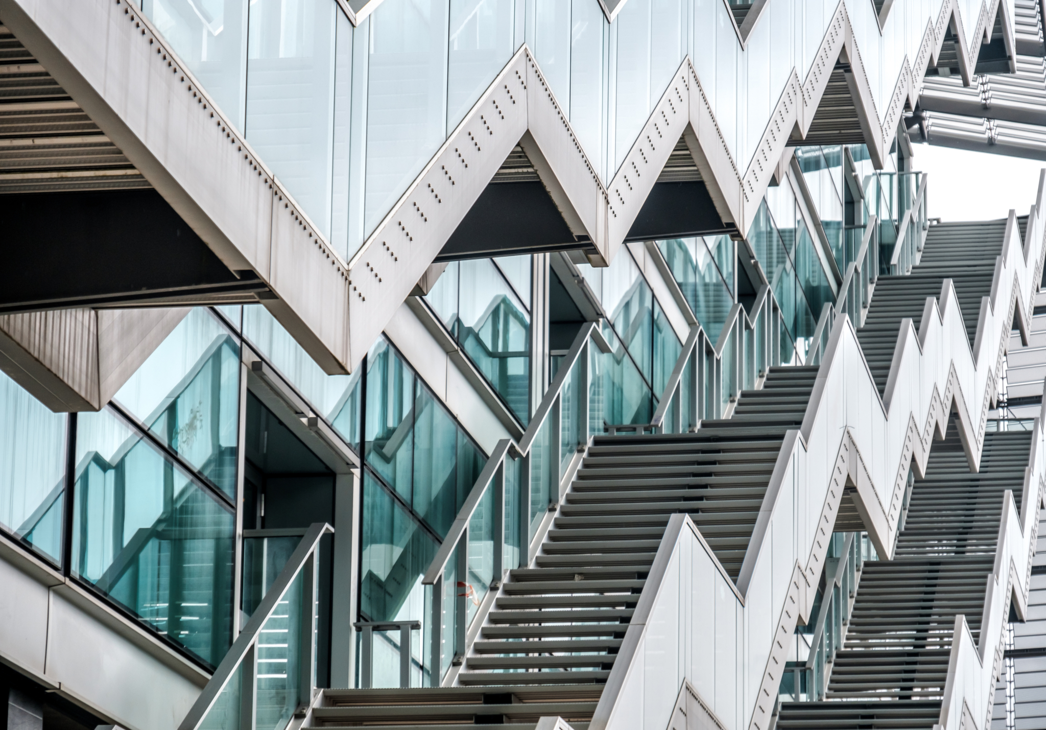 Zig When They Zag: Four Consensus Views to Reject in 2022